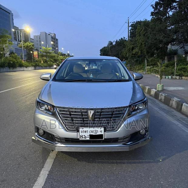 Toyota Premio 1.5 FWD 2017 Silver