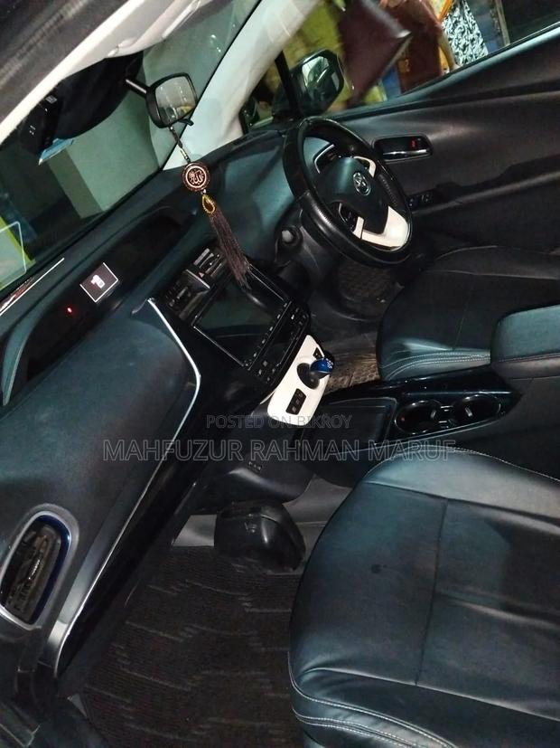 Toyota Prius 2018 Gray