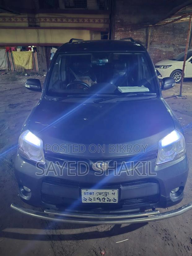 Toyota Sienta 1.5 AWD 2011 Gray
