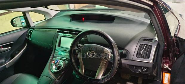 Toyota Prius Plug-in Hybrid 2025