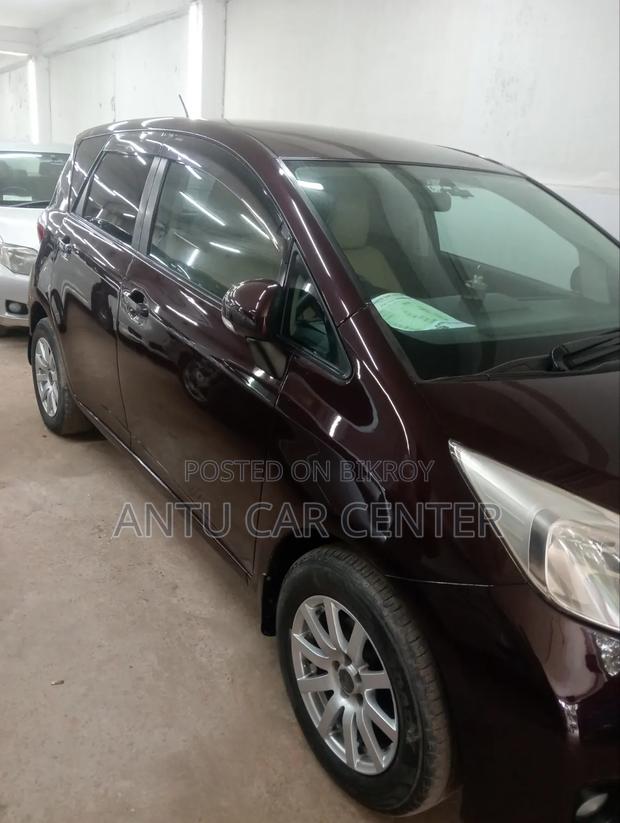 Toyota Ractis 2011 Brown