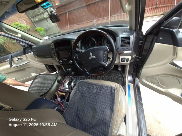 Mitsubishi Pajero 2018 Gray