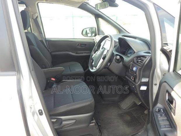 Toyota Noah 1.8 FWD Hybrid (7 Seater) 2021 Silver
