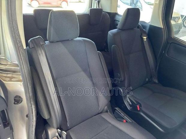 Toyota Noah 1.8 FWD Hybrid (7 Seater) 2021 Silver
