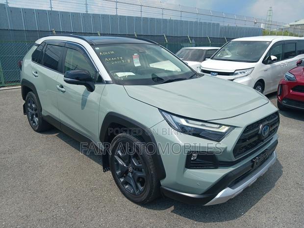 Toyota RAV4 2022 Green