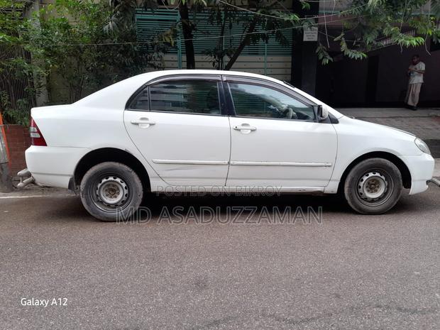 Toyota Corolla Sedan Automatic 2004 White