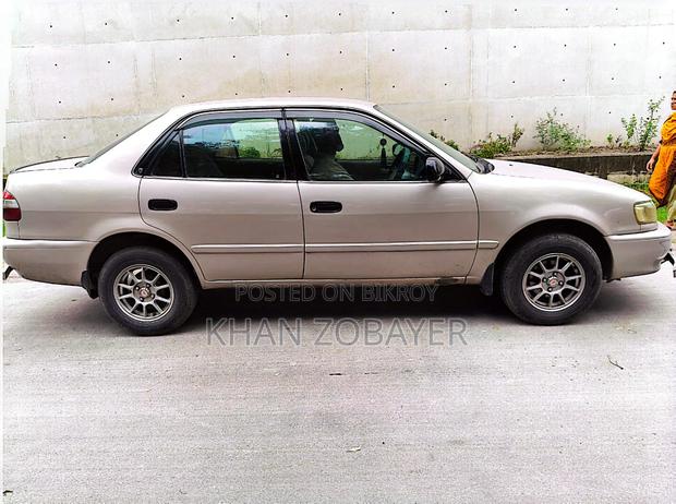 Toyota Corolla 2000 Pearl