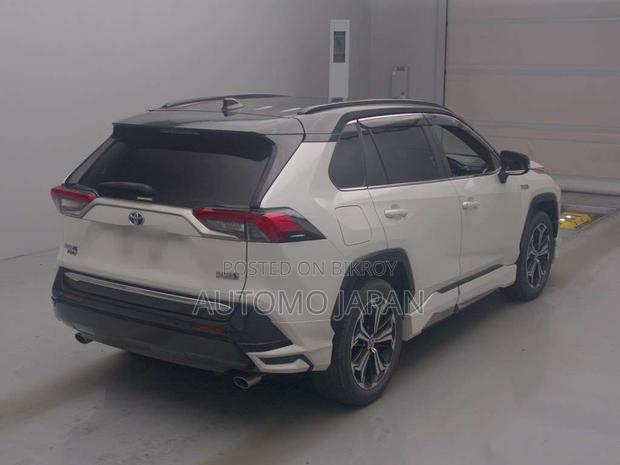 Toyota RAV4 2021 Pearl
