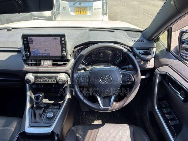 Toyota RAV4 2021 Pearl