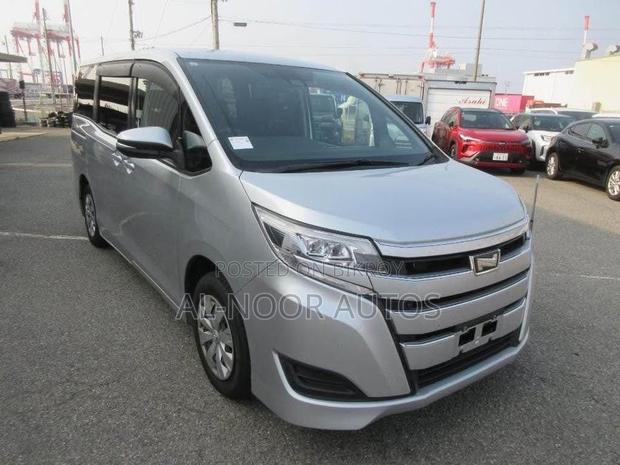 Toyota Noah 2.0 FWD (8 Seater) 2021 Silver
