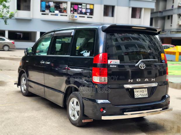 Toyota Noah 2005 Black