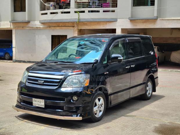 Toyota Noah 2005 Black