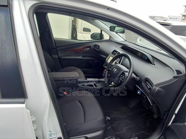 Toyota Prius 2021 Pearl