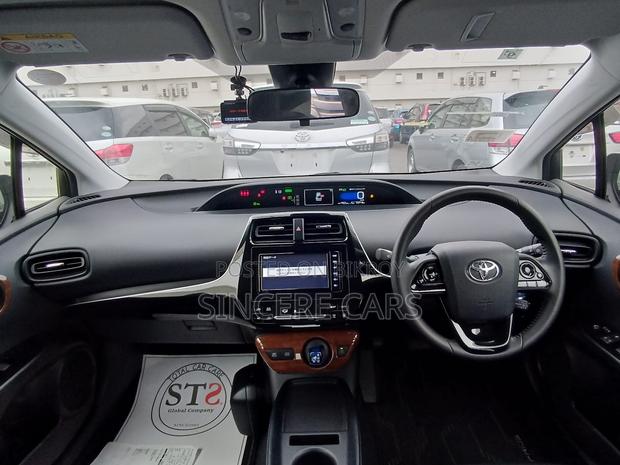 Toyota Prius 2021 Pearl