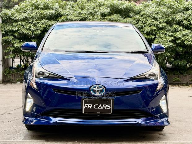 Toyota Prius 4dr Hatchback (1.8L 4cyl Gas/Electric Hybrid CVT) 2016