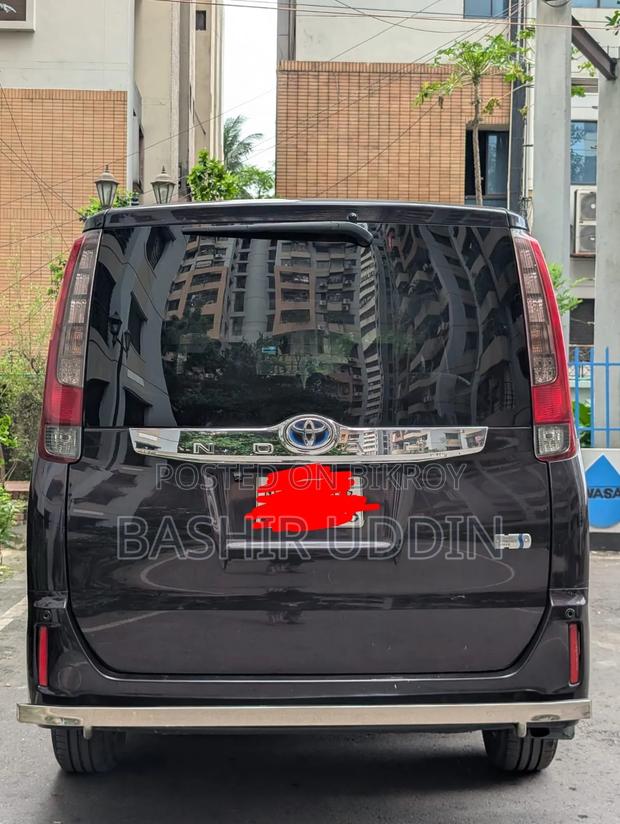 Toyota Noah 2014 Maroon