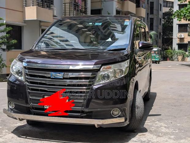 Toyota Noah 2014 Maroon
