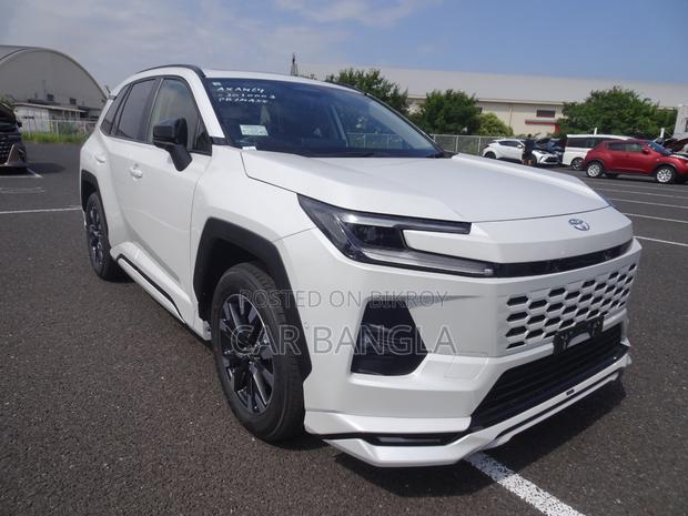 New Toyota RAV4 LE 2026 Pearl
