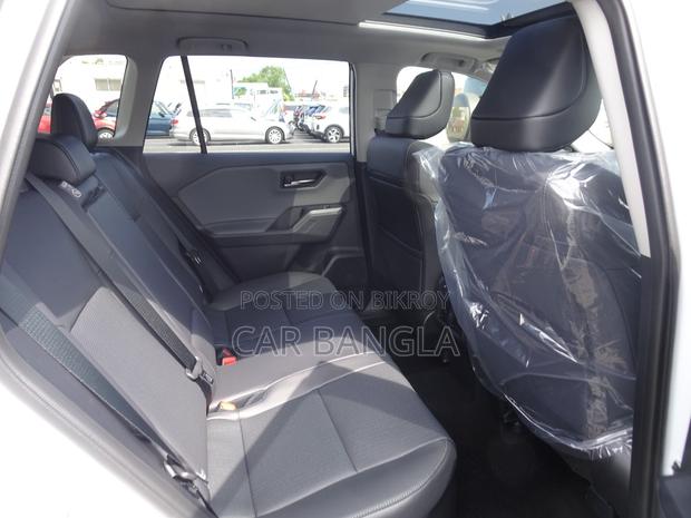 New Toyota RAV4 LE 2026 Pearl