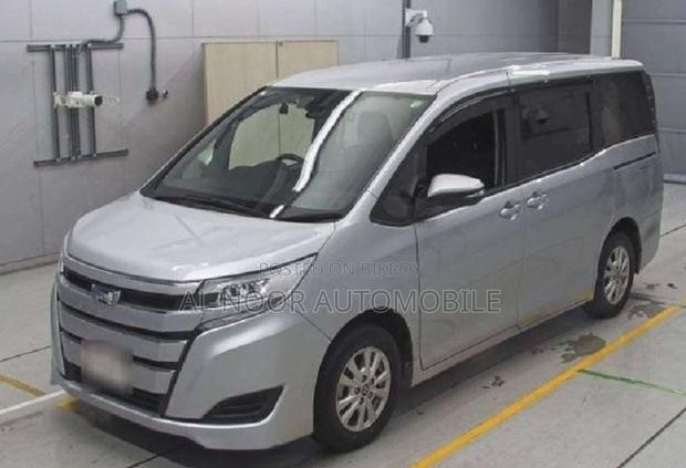 Toyota Noah 2021 Silver