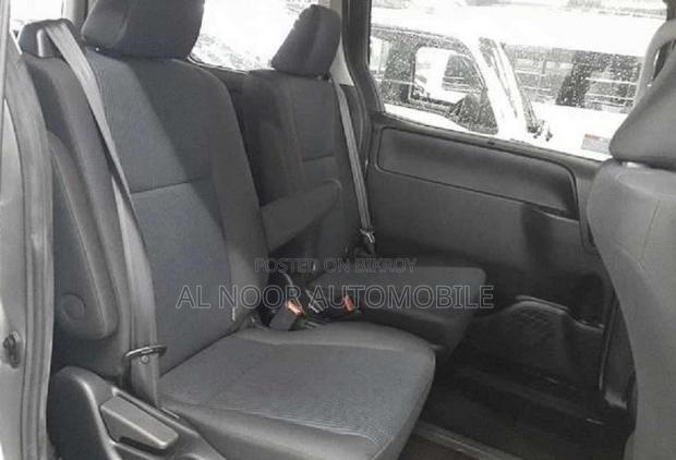 Toyota Noah 2021 Silver