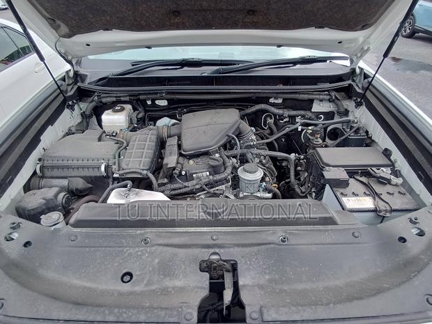 Toyota Land Cruiser Prado 2022 Pearl