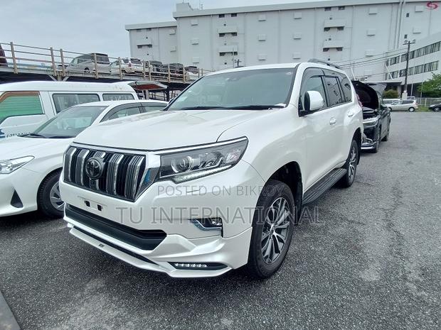Toyota Land Cruiser Prado 2022 Pearl