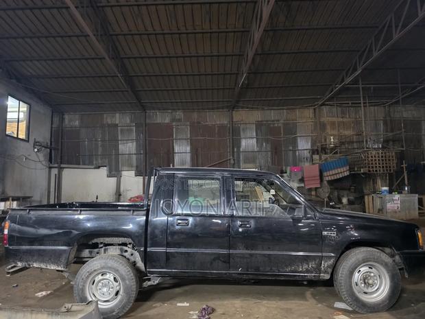 Mitsubishi L200 1999 Black