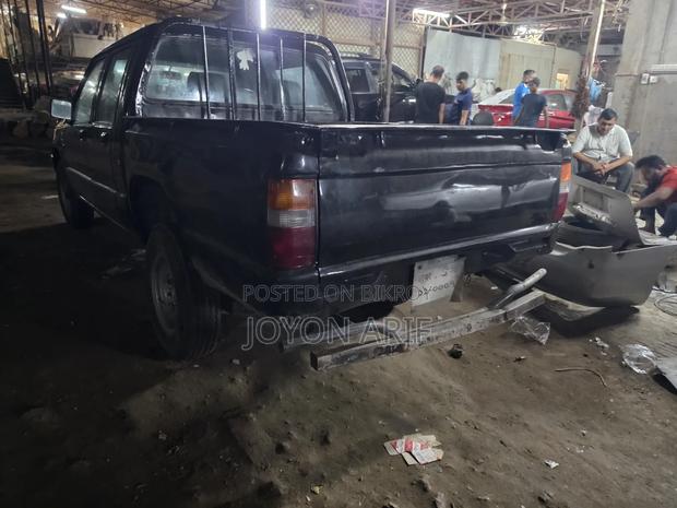 Mitsubishi L200 1999 Black