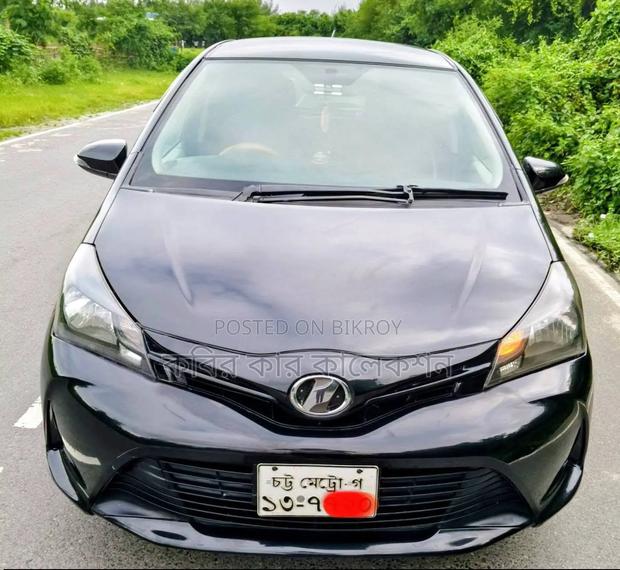 Toyota Vitz 2011 Black