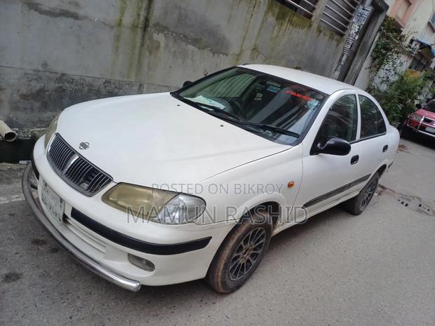 Nissan Sunny 2001 White