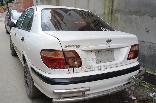Nissan Sunny 2001 White