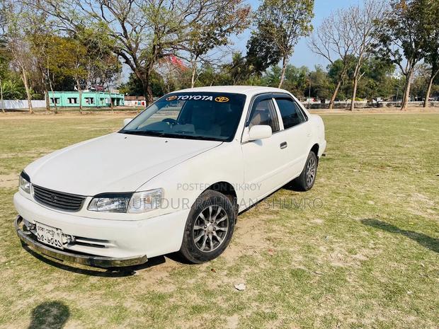 Toyota Corolla 2000 Pearl