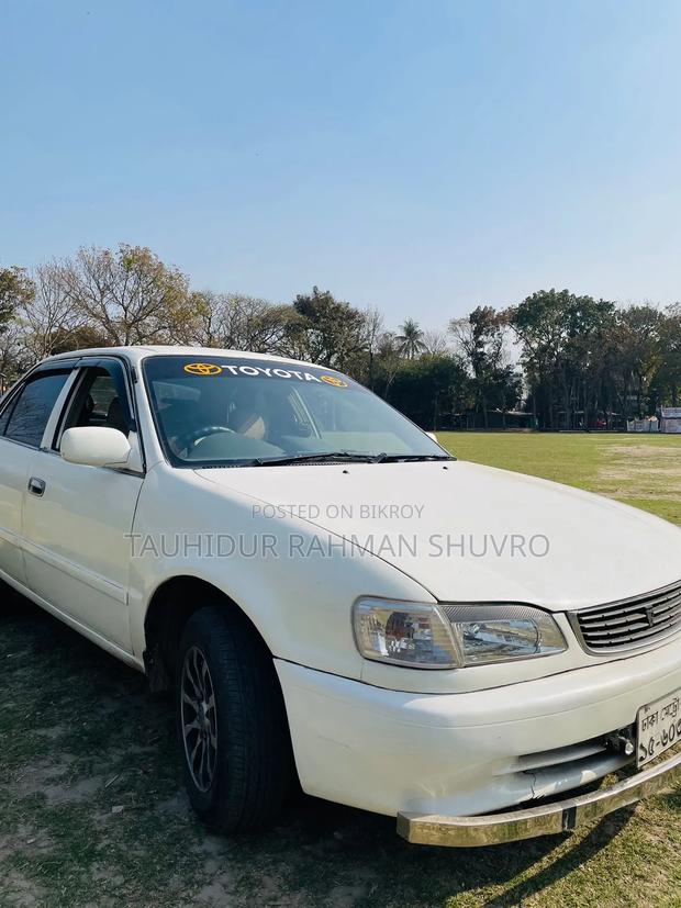 Toyota Corolla 2000 Pearl