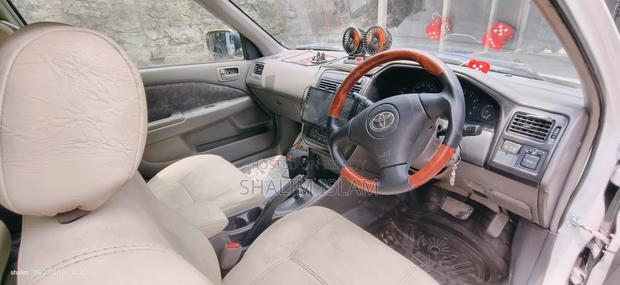 Toyota Carina 2001 Pearl