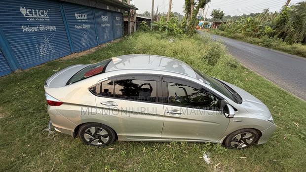 Honda Grace 2015 Silver