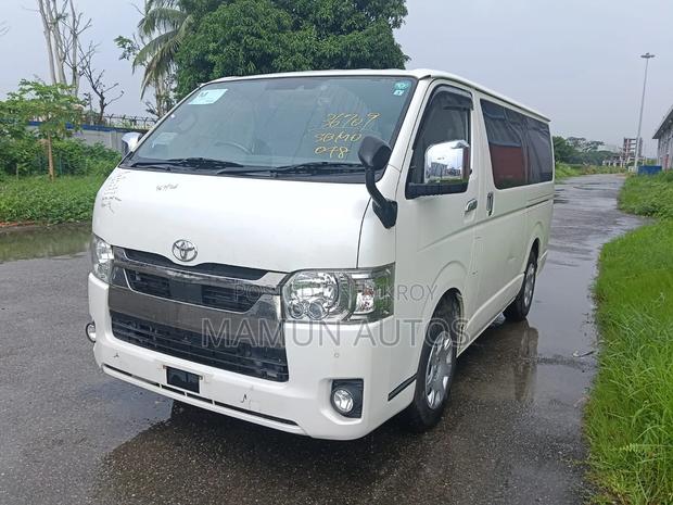 Toyota Grand HiAce 2000 Pearl