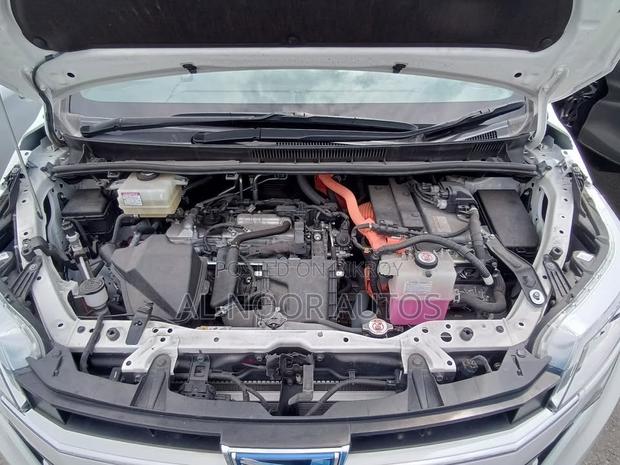 Toyota Noah 2021 Pearl
