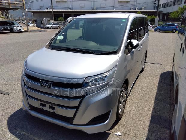 Toyota Noah 2.0 FWD (8 Seater) 2021 Silver