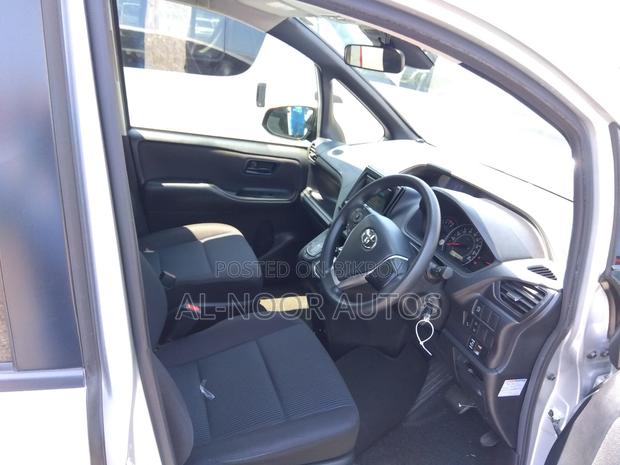 Toyota Noah 2.0 FWD (8 Seater) 2021 Silver