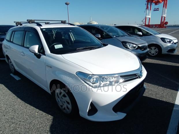Toyota Corolla Fielder 1.5 Hybrid FWD 2021 White