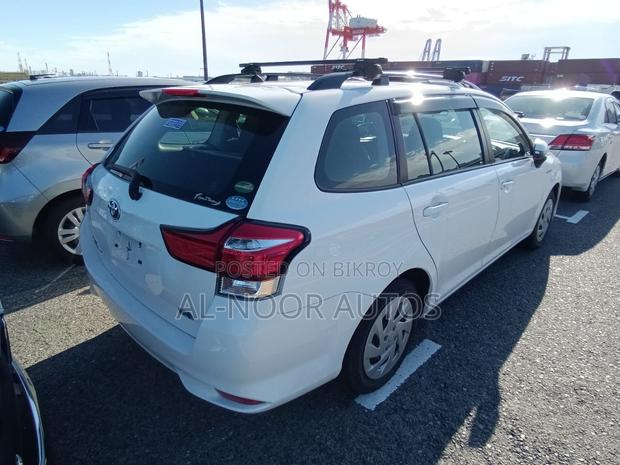 Toyota Corolla Fielder 1.5 Hybrid FWD 2021 White