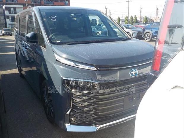 Toyota Voxy Hybrid S-Z 2WD 7-Seater 2023 Gray
