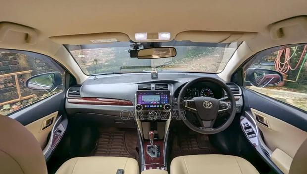 Toyota Premio 2019 Maroon