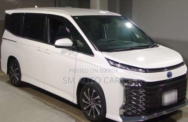 Toyota Voxy Hybrid S-Z 2WD 7-Seater 2023 Pearl