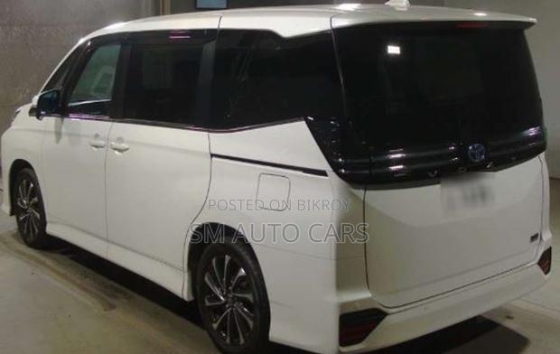 Toyota Voxy Hybrid S-Z 2WD 7-Seater 2023 Pearl