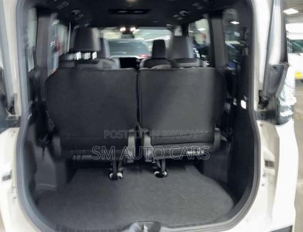 Toyota Voxy Hybrid S-Z 2WD 7-Seater 2023 Pearl