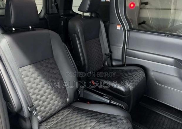 Toyota Voxy Hybrid S-Z 2WD 7-Seater 2023 Pearl