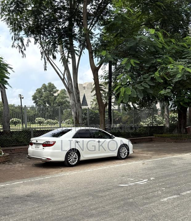 Toyota Camry 2016 Pearl