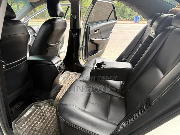 Toyota Camry 2016 Pearl